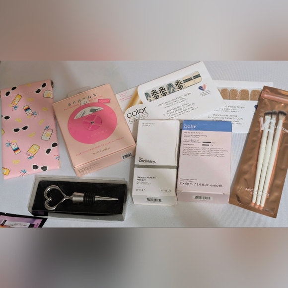 11 Pounds Of New And Sampled Assorted Beauty and Skincare Collection - Picture 14 of 16